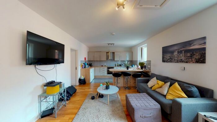 3 Bedroom Flat To Rent In Flat, Kilbourn Street, Nottingham, NG3