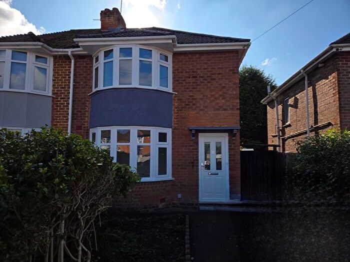 3 Bedroom Semi-Detached House To Rent In Jarvis Crescent, Oldbury, West Midlands, B69
