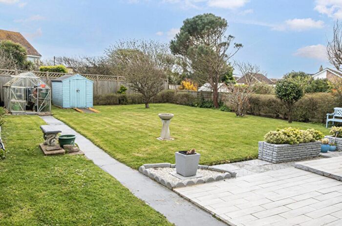 3 Bedroom Detached House For Sale In Sandringham Close, Bracklesham Bay, PO20
