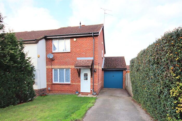 3 Bedroom End Of Terrace House For Sale In Gilderdale, Luton, LU4