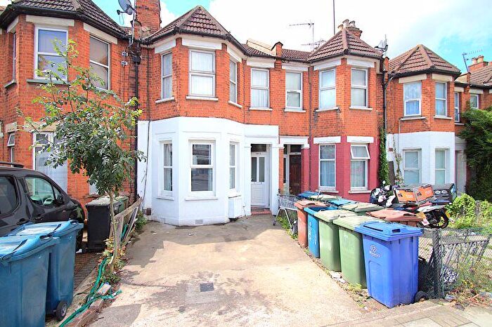 2 Bedroom Maisonette For Sale In Pinner Road, Harrow, HA1