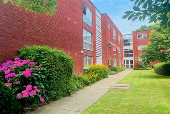 Flat To Rent In Tatton Court, Manchester, M14