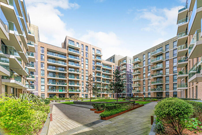 2 Bedroom Flat To Rent In Queenshurst Square, Kingston Upon Thames, KT2