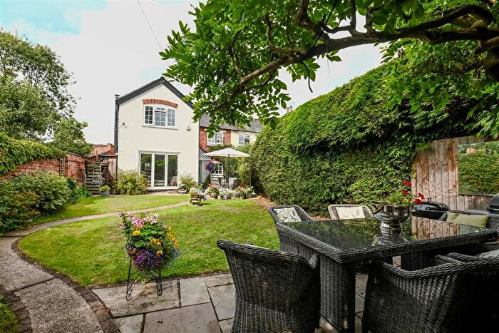 4 Bedroom Cottage For Sale In Sunnyside, Bell Lane, Barton Under Needwood, DE13