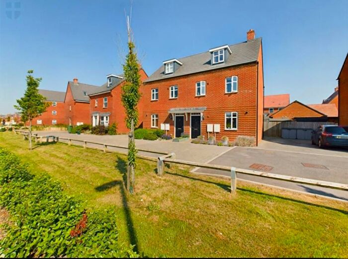 3 Bedroom Semi Detached House To Rent In Emerald Way, Broughton, HP22