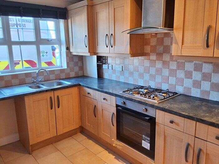 3 Bedroom Semi Detached House To Rent In Station Court, Thorne, DN8