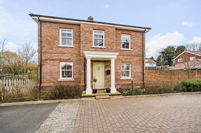 4 Bedroom Detached House For Sale In Wheatsheaf Close, North Waltham, Basingstoke, Hampshire, RG25