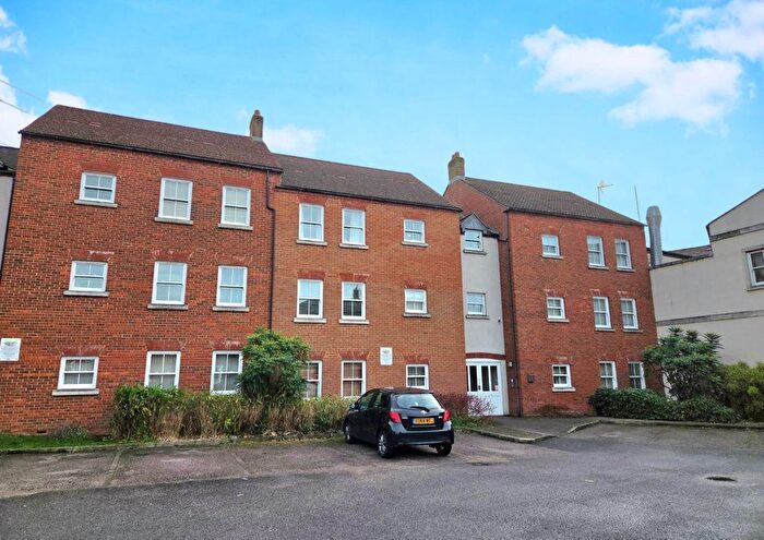 2 Bedroom Flat For Sale In Stafford Keep, Fairford Leys, HP19