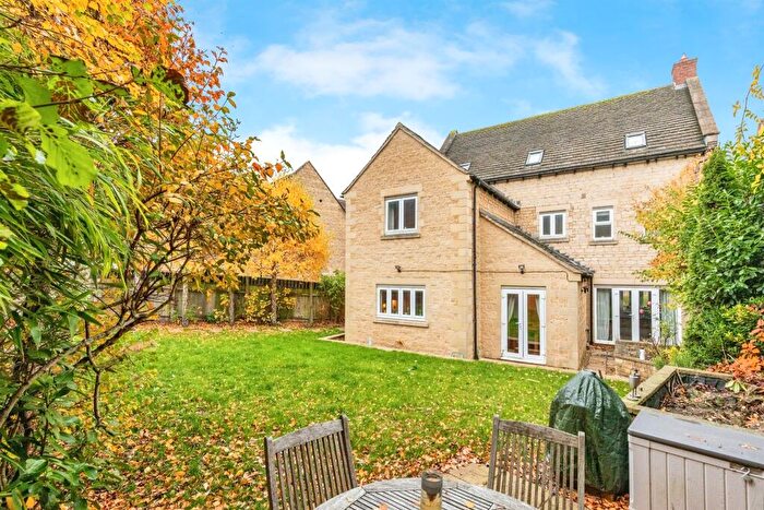 6 Bedroom Detached House For Sale In The Paddocks, Stanion, Kettering, NN14