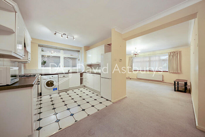 2 Bedroom Flat To Rent In Shepherds Hill, Highgate, London, N6