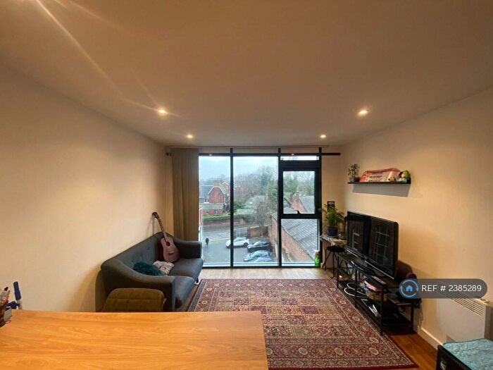 1 Bedroom Flat To Rent In Wilmslow Road, Manchester, M20