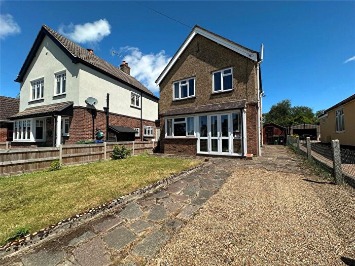 3 Bedroom Detached House For Sale In Crabtree Road, Camberley, Surrey, GU15