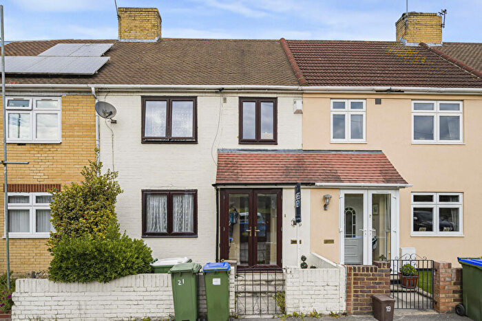 3 Bedroom Terraced House For Sale In Crayford Road, Dartford, DA1