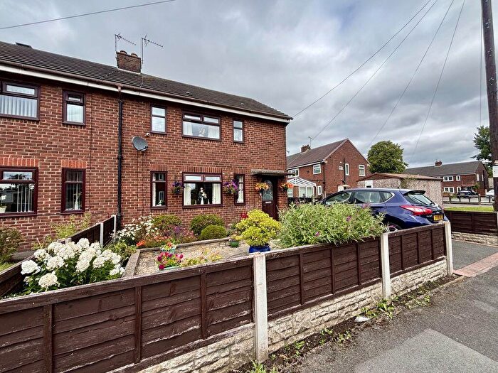 3 Bedroom Semi-Detached House For Sale In Windsor Avenue, Adlington, Lancashire, PR7