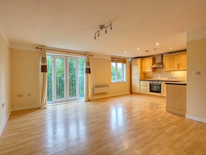 2 Bedroom Apartment To Rent In Brindley House, Tapton Lock, Chesterfield, Derbyshire, S41