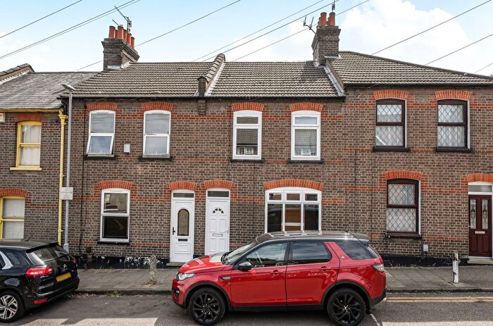 4 Bedroom Terraced House For Sale In Ashton Road, Luton, LU1