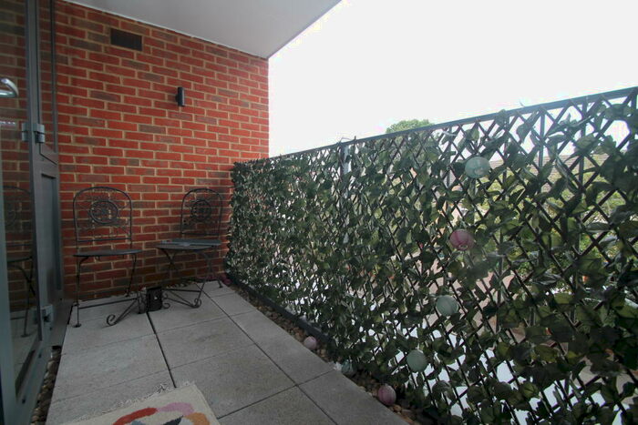 2 Bedroom Flat To Rent In Gladsaxe House, Vale Road, SM1