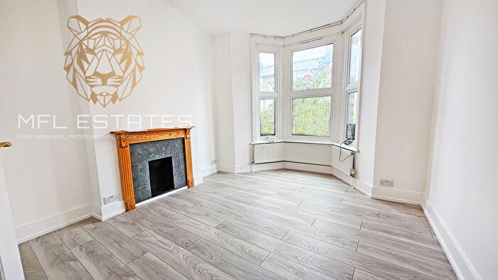 1 Bedroom Flat To Rent In Shenley Road, Camberwell, SE5