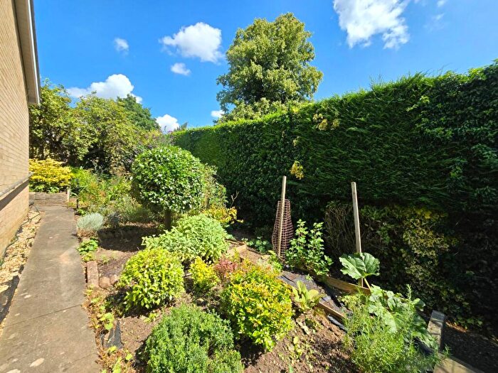 4 Bedroom Detached Bungalow For Sale In Spring Lane, Flore, Northampton, NN7