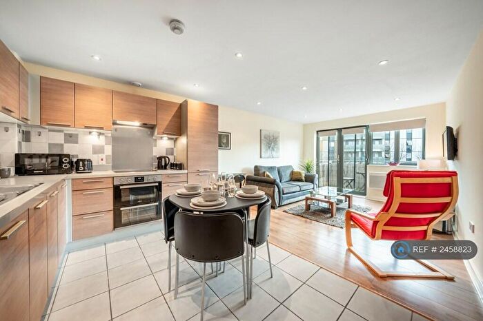 2 Bedroom Flat To Rent In Lapis Close, London, Park Royal, NW10