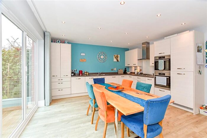 4 Bedroom Detached House For Sale In Great Threads, Staplehurst, Kent, TN12