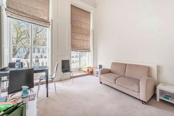 2 Bedroom Flat To Rent In Emperor's Gate, South Kensington, London, SW7