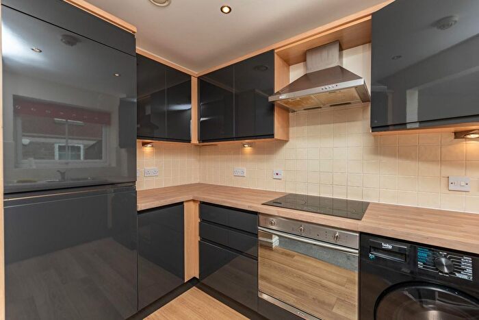2 Bedroom Flat For Sale In Waterside, Fairburn, Knottingley, WF11