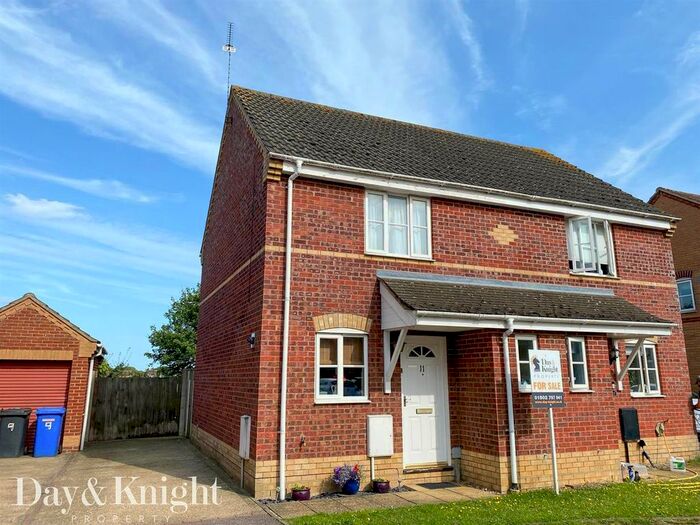 2 Bedroom Semi-Detached House For Sale In Poppy Close, Worlingham, Beccles, NR34
