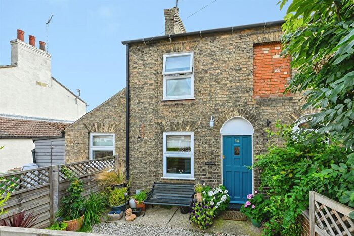 3 Bedroom Semi-Detached House For Sale In Railway Road, Downham Market, PE38