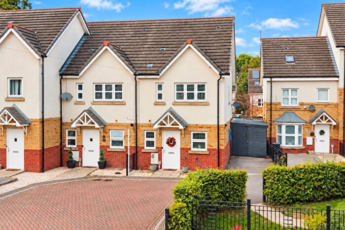 3 Bedroom End Terrace House For Sale In Isleworth Close, Hull, HU8