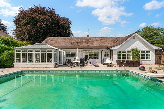 4 Bedroom Bungalow For Sale In Moss Lane, Sale, Greater Manchester, M33