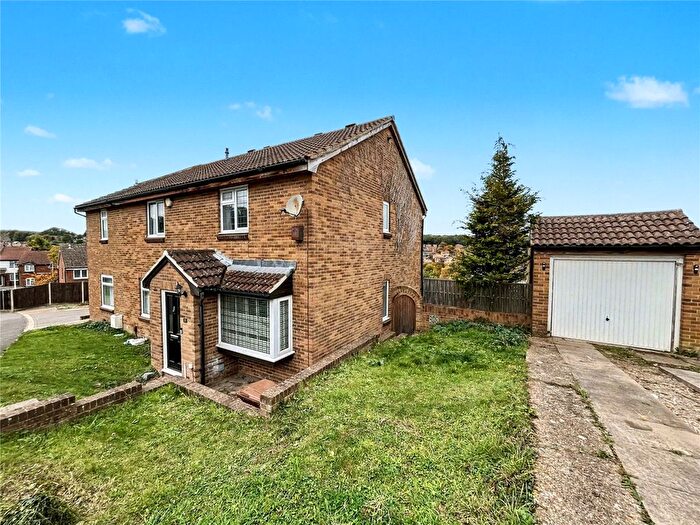 3 Bedroom Semi-Detached House For Sale In Wittersham Close, Walderslade, Kent, ME5
