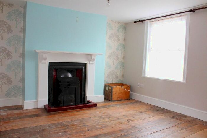 2 Bedroom Cottage To Rent In Rockwell Green, Wellington, TA21