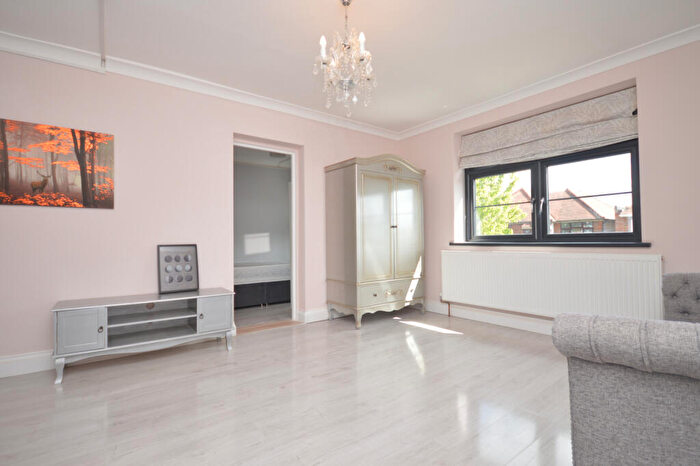 Studio To Rent In Wincanton Gardens, Ilford, IG6