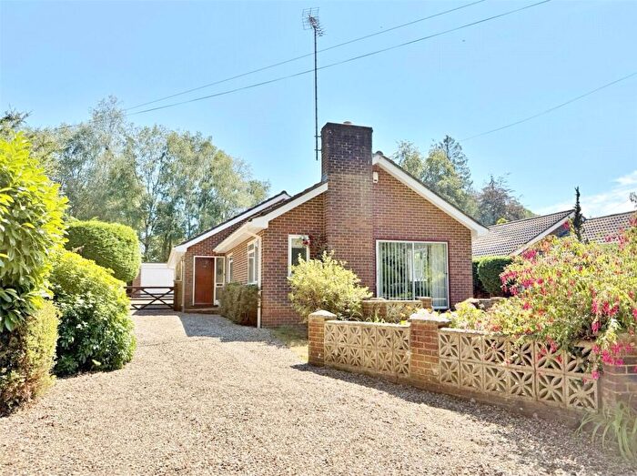 3 Bedroom Bungalow For Sale In Vicarage Road, Verwood, Dorset, BH31