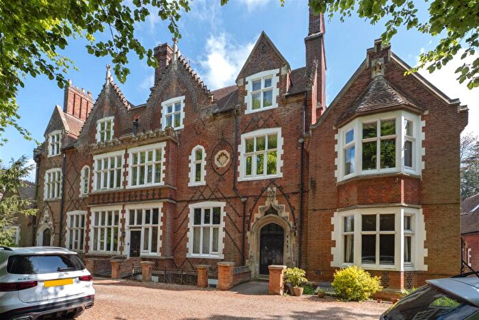 3 Bedroom Apartment For Sale In New Dover Road, Canterbury, CT1