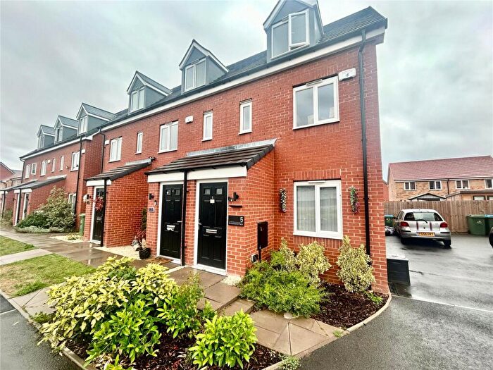 3 Bedroom End Of Terrace House For Sale In Brookfields Place, Holbrooks, Coventry, CV6