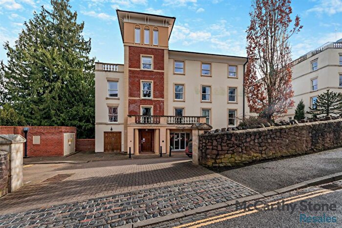 2 Bedroom Flat For Sale In Cartwright Court, Victoria Road, Malvern, Worcestershire, WR14