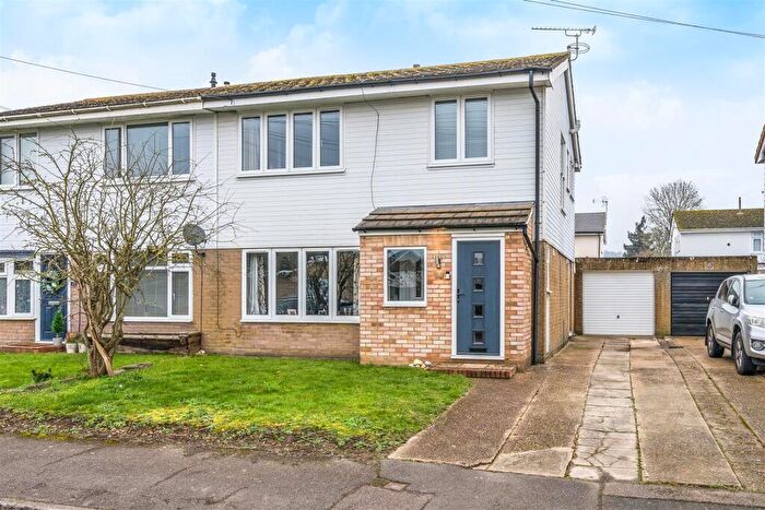 3 Bedroom Semi-Detached House For Sale In Quested Way, Harrietsham, Maidstone, ME17