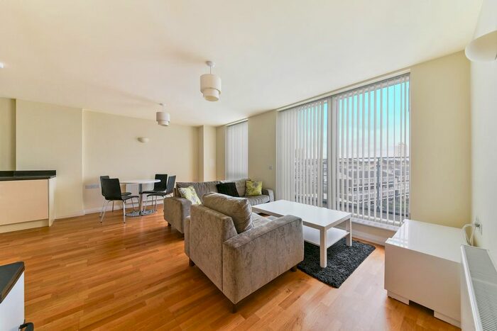 2 Bedroom Flat To Rent In Hallmark Court, Silver Wharf, Ursula Gould Way, Canary Wharf, London, E14
