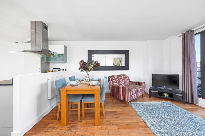2 Bedroom Flat To Rent In Acton Street, London, WC1X