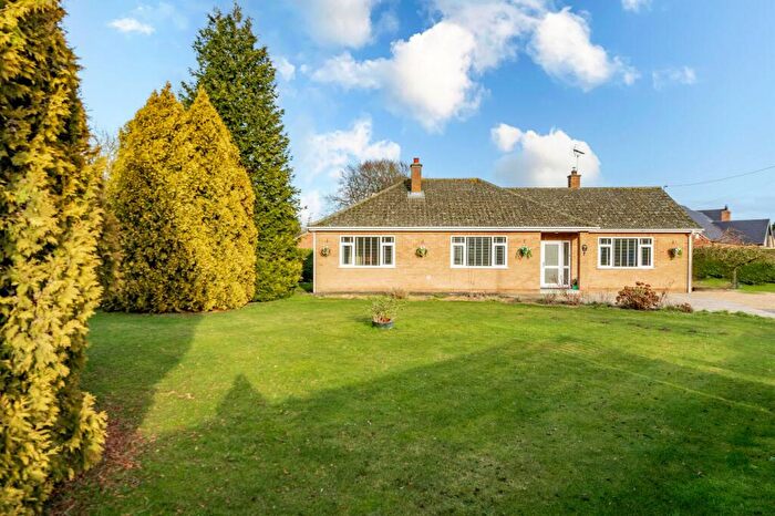 3 Bedroom Detached Bungalow For Sale In Scotts Lane, Brookville, IP26