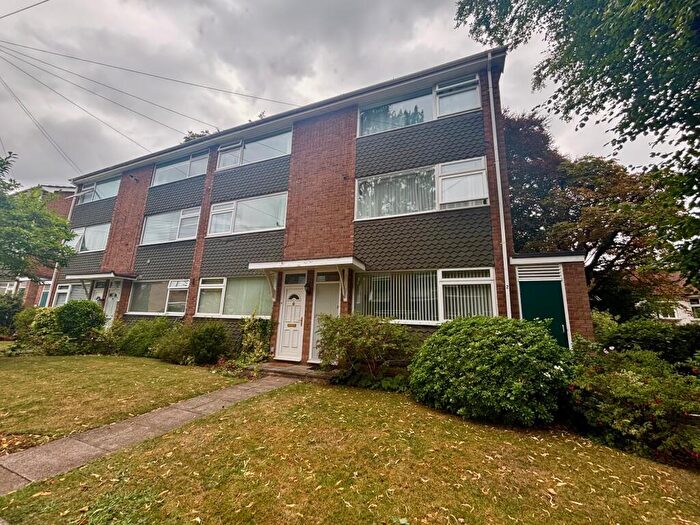 2 Bedroom Maisonette To Rent In Links View, Streetly, B74