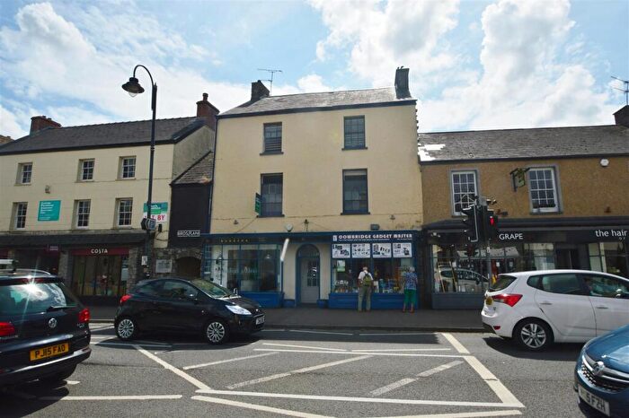 2 Bedroom Flat To Rent In Flat, High Street, Cowbridge, CF71
