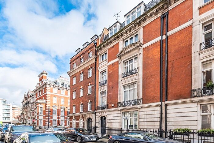 3 Bedroom Flat To Rent In Dunraven Street, London, W1K