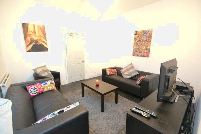 9 Bedroom Semi-Detached House To Rent In Musters Road, West Bridgford, NG2