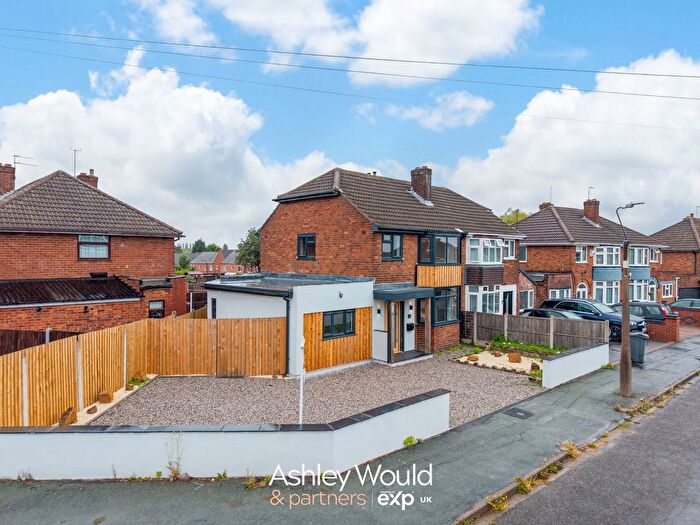 4 Bedroom Semi Detached House For Sale In Beverley Crescent, Wolverhampton, WV4