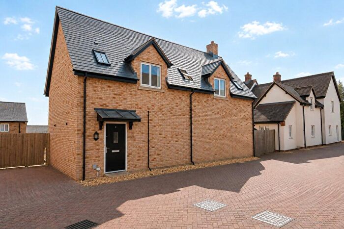 2 Bedroom Apartment To Rent In The Vineyards, Silsoe, Bedfordshire, MK45