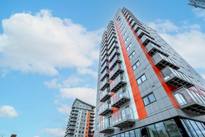 2 Bedroom Flat To Rent In Mast Quay, Woolwich, London, SE18