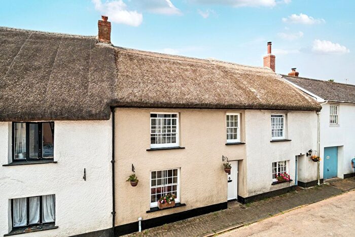 3 Bedroom Cottage For Sale In Barnstaple Street, Winkleigh, Devon, EX19